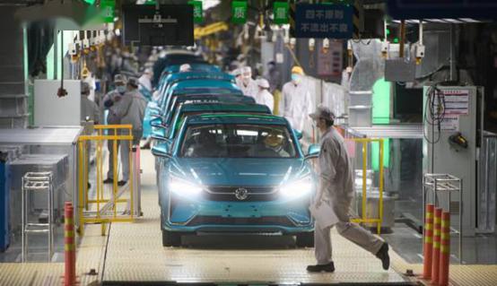 攜手同行，換新出發 當熱干面遇上胡辣湯的汽車銷售新篇章